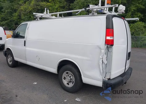 2015 Chevrolet Express 2500 Work Van z USA, uszkodzony, nr VIN 1GCWGFCF4F1151502